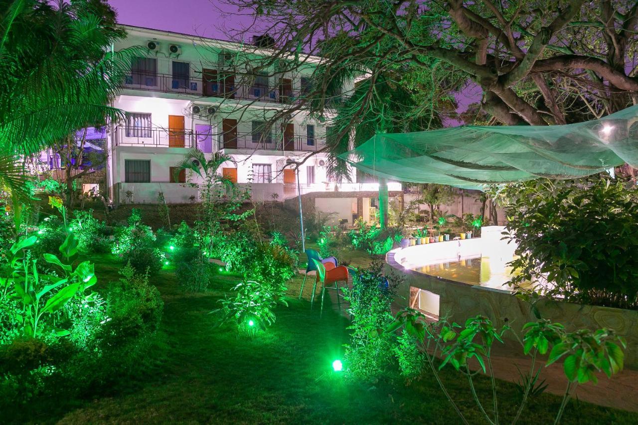 Hotel Totara Dar es Salaam Esterno foto