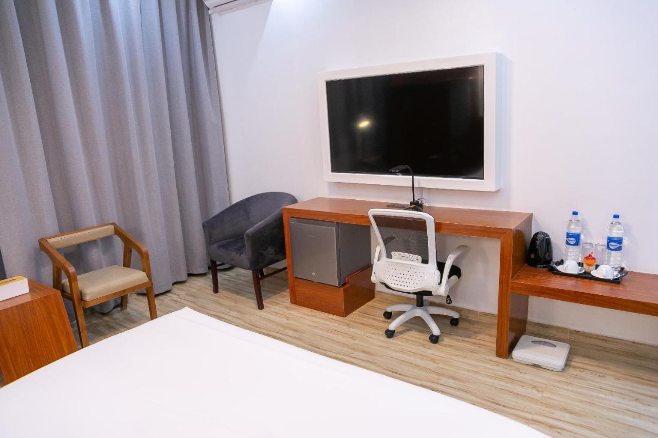 Hotel Totara Dar es Salaam Esterno foto